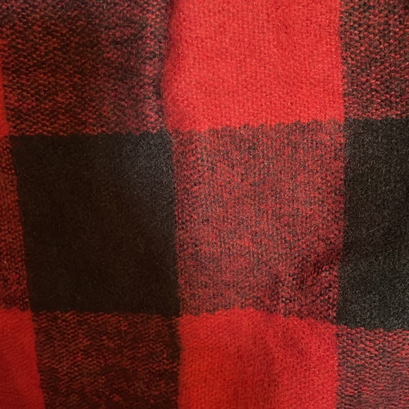 NWT. B. Boutique. One size. Acrylic and polyester - Picture 4 of 7